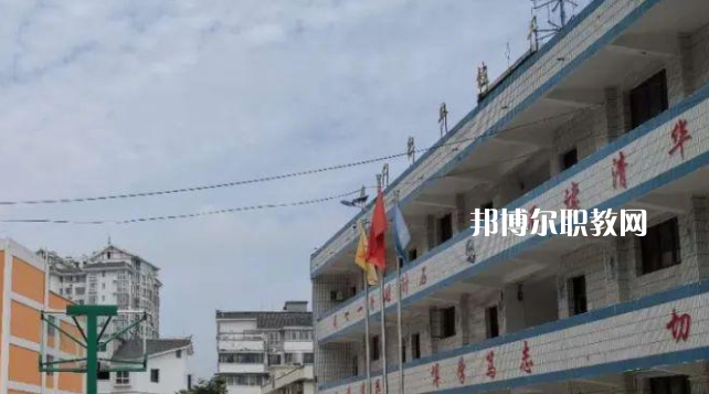 黔東南州工業(yè)學校2022年招生辦聯系電話