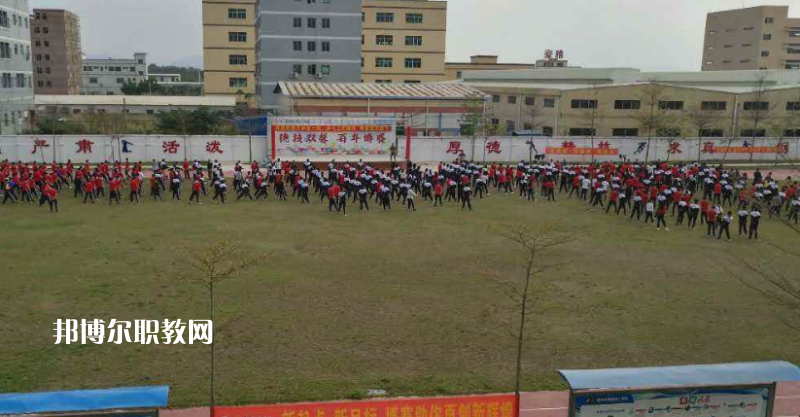 丘北縣民族職業(yè)高級(jí)中學(xué)2022年學(xué)費(fèi)、收費(fèi)多少