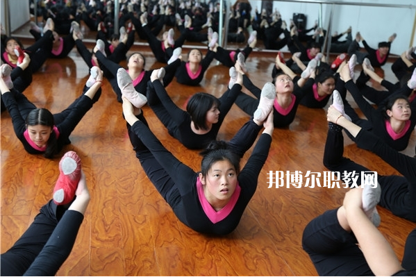 重慶榮昌職業(yè)教育中心2022年學(xué)費、收費多少