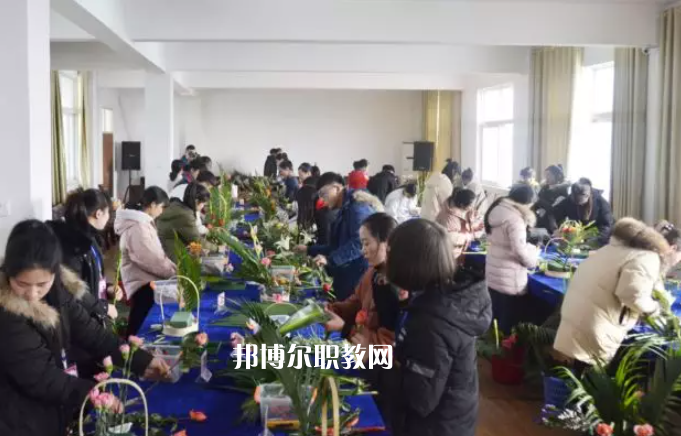 安徽省阜陽(yáng)農(nóng)業(yè)學(xué)校2022年報(bào)名條件、招生要求、招生對(duì)象