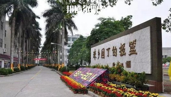 欽州合浦師范學(xué)校2022年報(bào)名條件、招生要求、招生對(duì)象