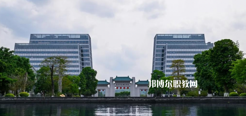 廣東華夏技工學(xué)校2022年報名條件、招生要求、招生對象