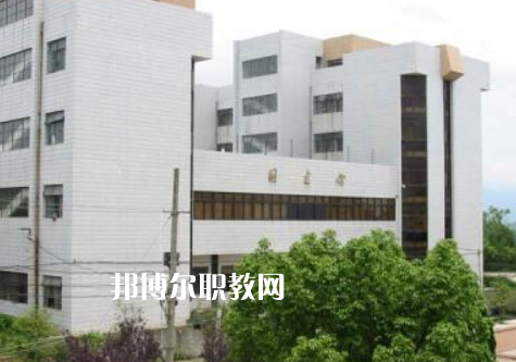 紅河州衛(wèi)生學(xué)校2022年報名條件、招生要求、招生對象