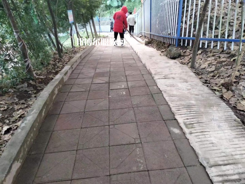 宜賓東方職業(yè)技術(shù)學(xué)校2022年報(bào)名條件、招生要求、招生對象