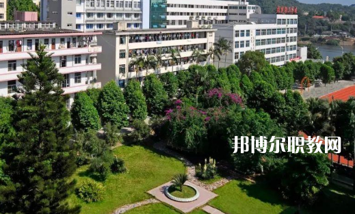 廣安第一職業(yè)技術(shù)學(xué)校2022年報名條件、招生要求、招生對象