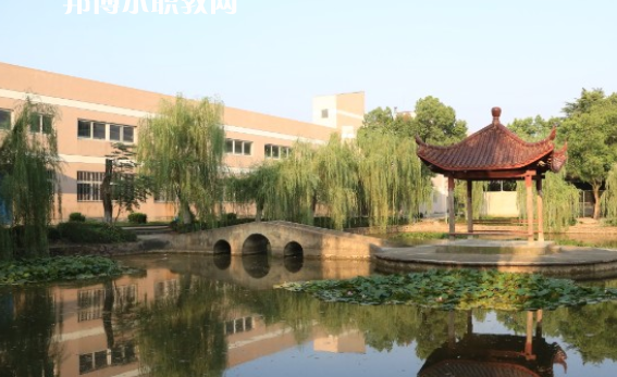 云南廣播電視學(xué)校2022年招生簡(jiǎn)章