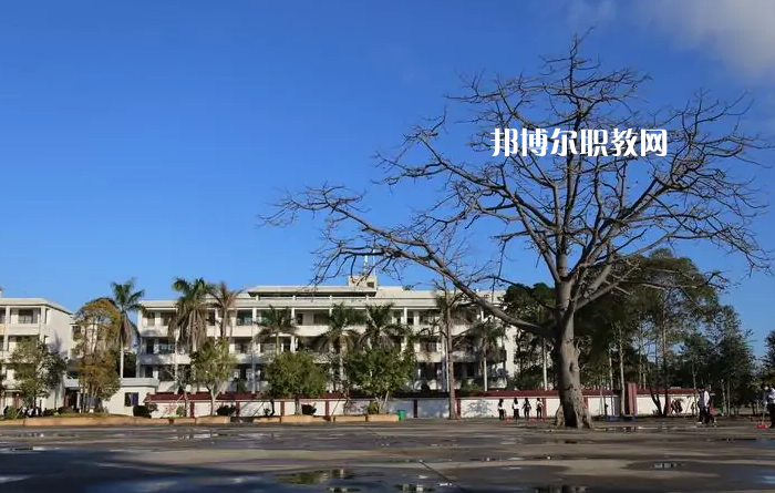 潮州職業(yè)技術學校網站網址