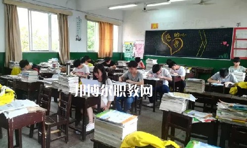 湘潭縣就業(yè)職業(yè)技術(shù)學(xué)校2022年報(bào)名條件、招生要求、招生對(duì)象