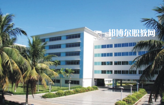 海南省衛(wèi)生學(xué)校2022年報名條件、招生要求、招生對象