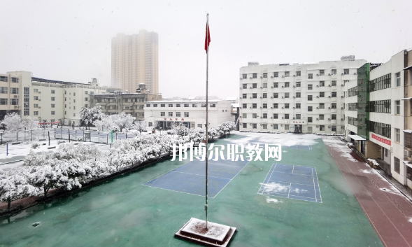 武漢第二衛(wèi)生學(xué)校2022年報(bào)名條件、招生要求、招生對象