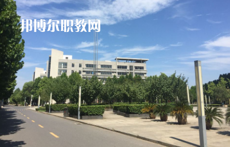 武漢儀表電子學(xué)校2022年報名條件、招生要求、招生對象