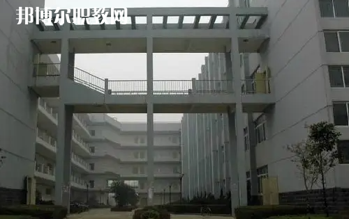 武漢建筑工程學(xué)校2022年報(bào)名條件、招生要求、招生對象