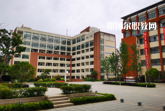武漢石牌嶺高級職業(yè)中學2022年怎么樣、好不好