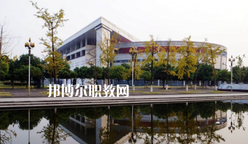 武漢供銷商業(yè)學校2022年報名條件、招生要求、招生對象
