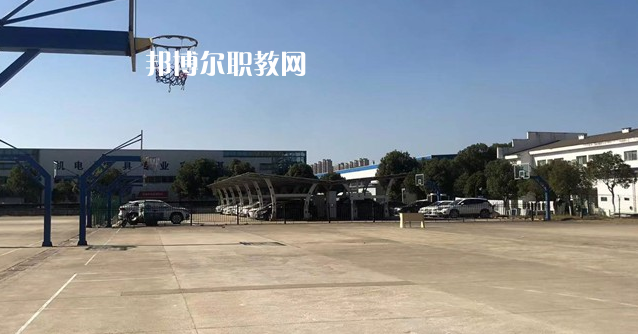 南昌智遠(yuǎn)技工學(xué)校2022年學(xué)費(fèi)、收費(fèi)多少