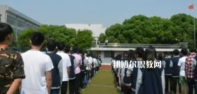 江蘇省錫山中等專業(yè)學(xué)校地址在哪里，哪個(gè)地區(qū)，哪個(gè)城市?