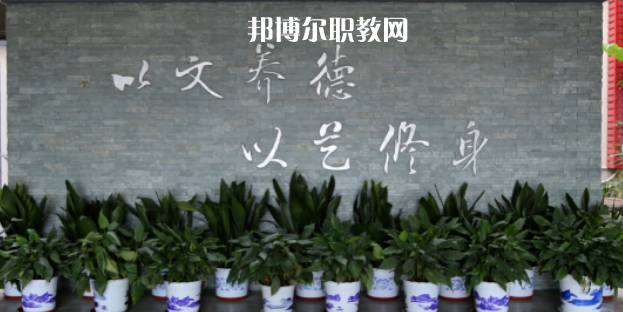 張家港市舞蹈學(xué)校地址在哪里，哪個(gè)地區(qū)，哪個(gè)城市?