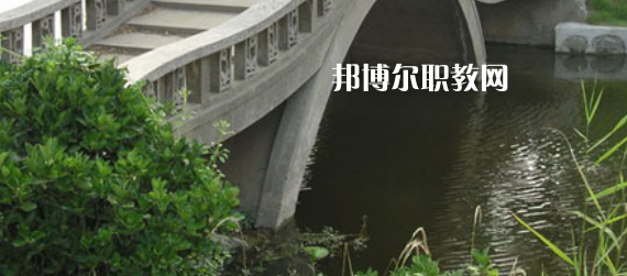 淮安市洪澤區(qū)技工學(xué)校地址在哪里，哪個(gè)地區(qū)，哪個(gè)城市?