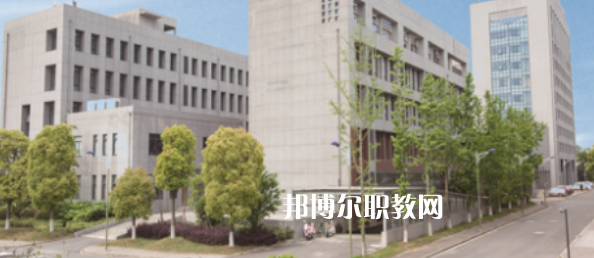 江蘇省邗江中等專業(yè)學校地址在哪里，哪個地區(qū)，哪個城市?