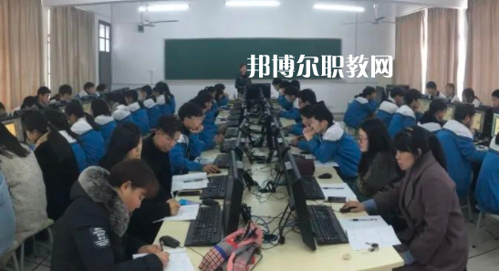 衢州市翔宇中等專業(yè)學(xué)校地址在哪里，哪個地區(qū)，哪個城市?