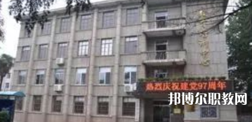 寶鈦集團有限公司技工學校地址，乘車路線