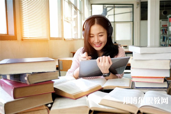 廣東哪里的職業(yè)中學(xué)能讀商務(wù)英語(yǔ)專(zhuān)業(yè)