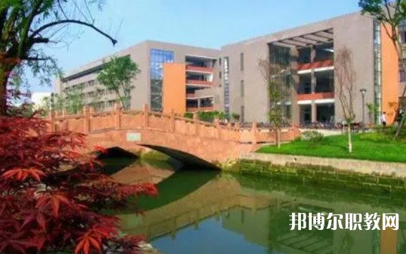 2024桂林市藝術(shù)學(xué)校招生計(jì)劃 招生人數(shù)是多少(附要求、條件、對(duì)象)
