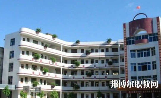 2024玉林市龍池職業(yè)技術(shù)學(xué)校招生計(jì)劃 招生人數(shù)是多少(附要求、條件、對象)