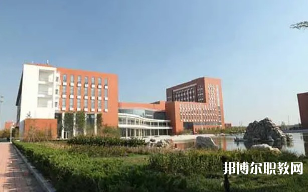 2024鳳城市職業(yè)教育中心多少錢 鳳城市職業(yè)教育中心各專業(yè)學(xué)費收費標準