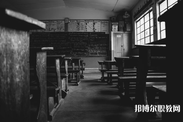 貴州哪里的中專學校能讀室內(nèi)藝術設計與制作專業(yè)