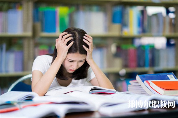 湖南哪里的中職學(xué)校能讀網(wǎng)頁設(shè)計(jì)專業(yè)