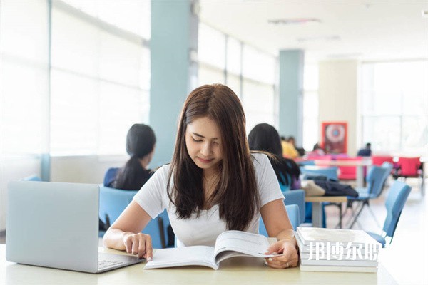 湖南哪里的中職學(xué)校能讀摔跤專業(yè)