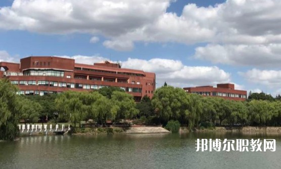 2025肇慶技工學(xué)校最新排名前三名單