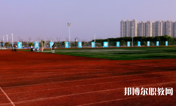 成都2025年中專鐵路學(xué)?？梢钥即髮? width=