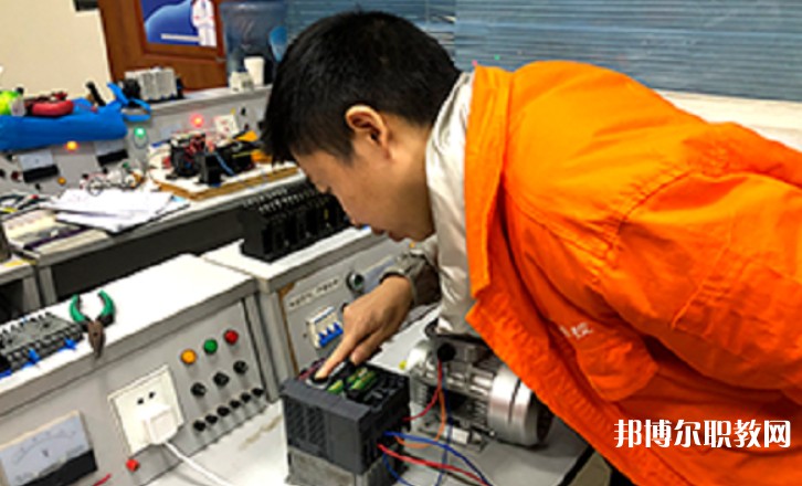 四川2025年讀電工學校有什么好處